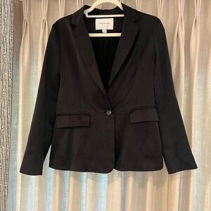 Amour Vert Women's Black Blazer